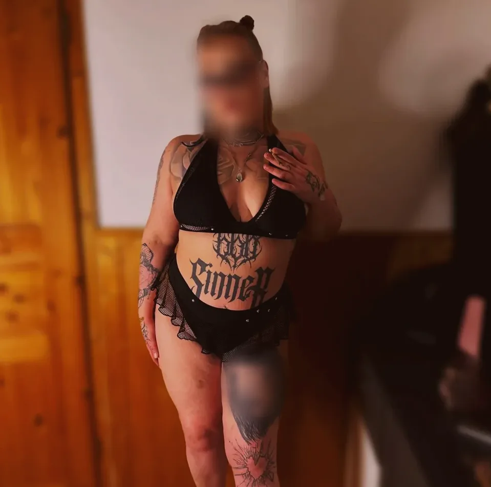 Hayley, 26