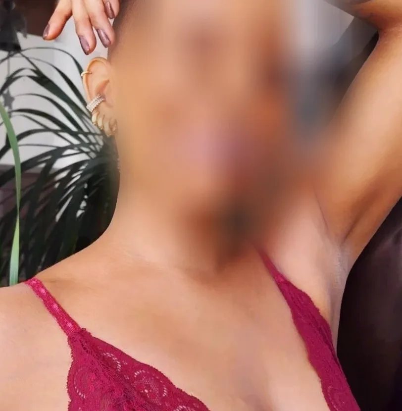 Iona, 24