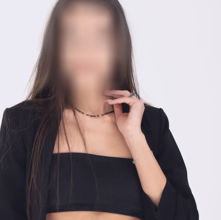 Molly, 28